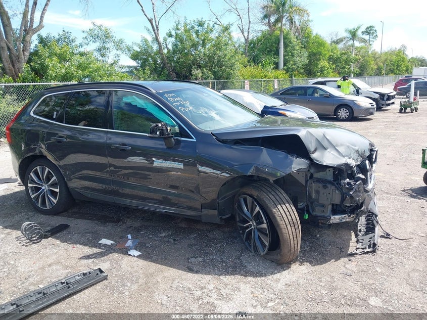 2022 VOLVO XC60 B5 MOMENTUM | YV4L12RK4N1920495 | UPCARS