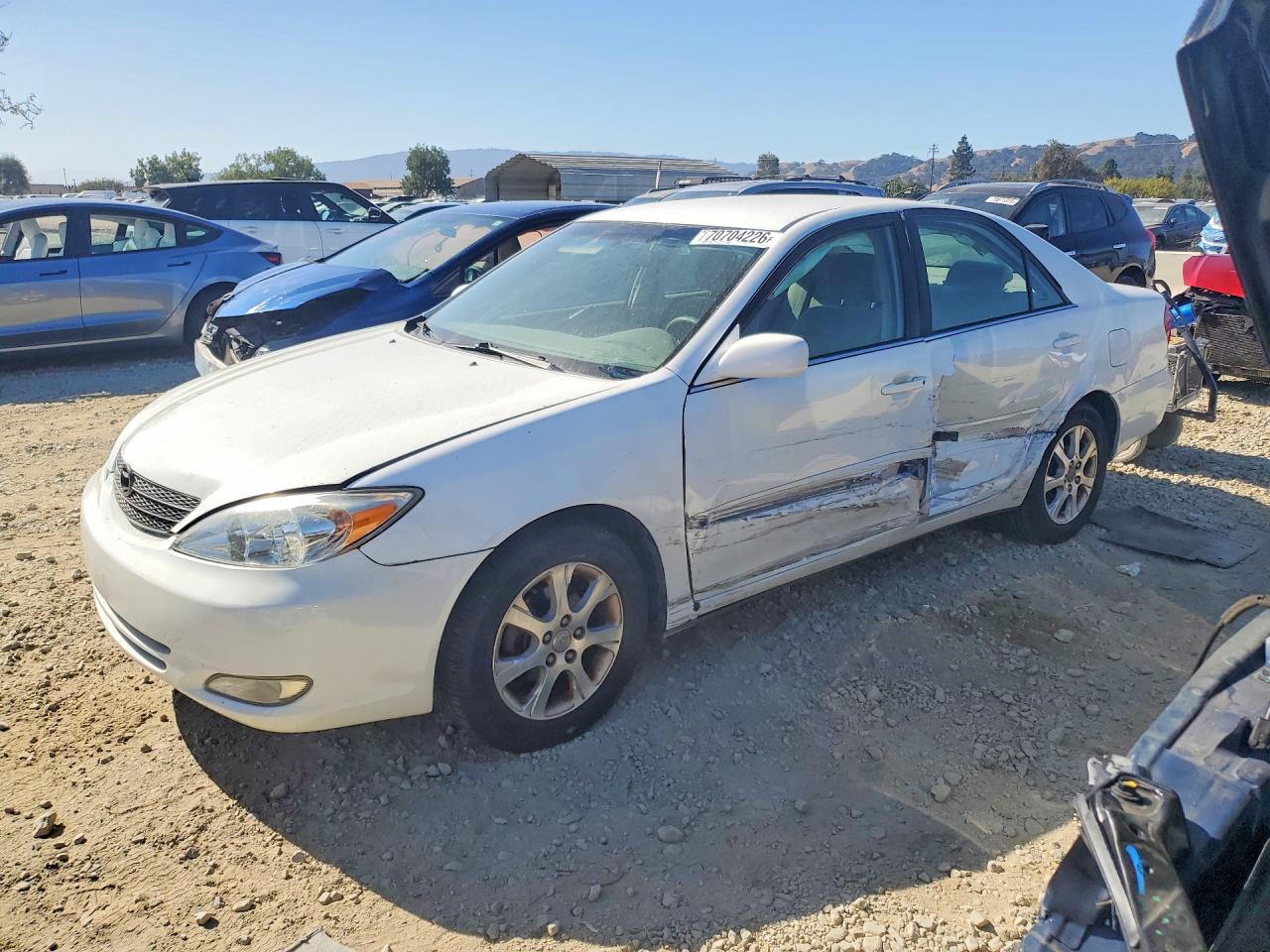 2004 TOYOTA CAMRY LE | JTDBE30K140279770 | UPCARS