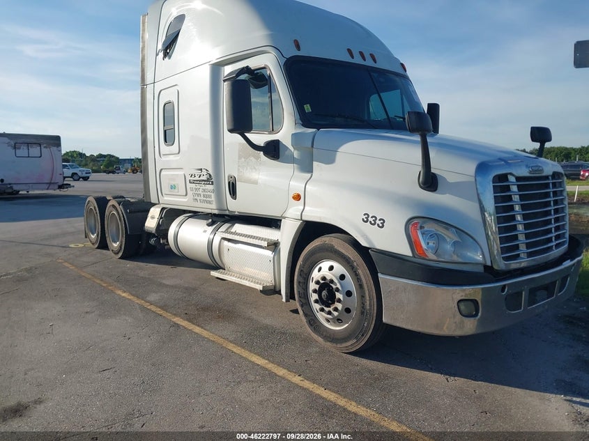 2019 FREIGHTLINER CASCADIA 125 | 3AKJGLDR4KSKN1807 | UPCARS