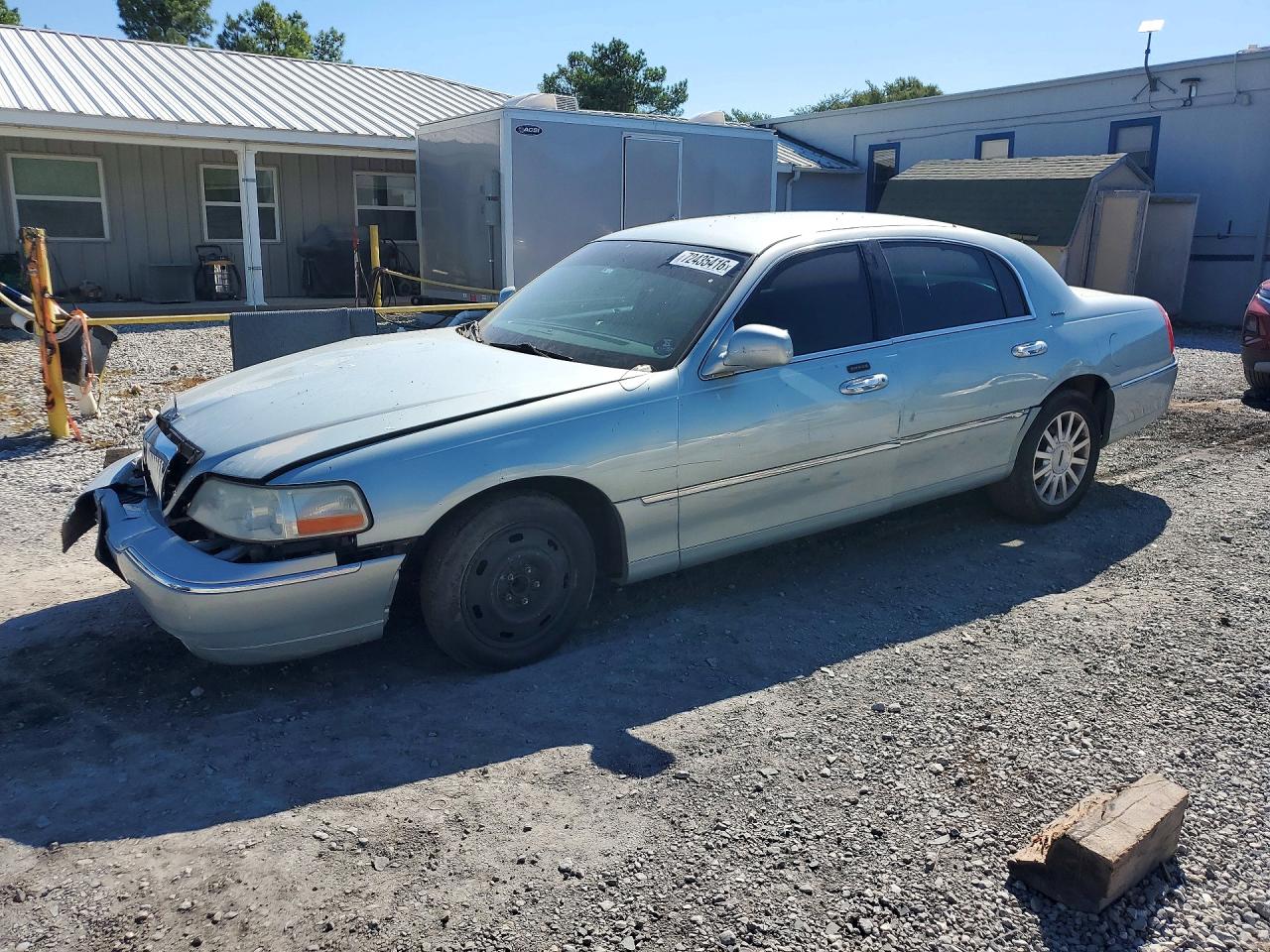 2007 LINCOLN TOWNCAR SIGNATURE | 1LNHM81V57Y623864 | UPCARS