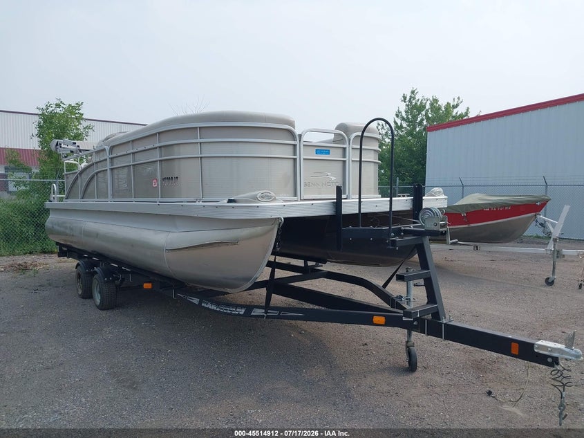 2015 BENNINGTON PONTOON | 00000ETWC5845G415 | UPCARS