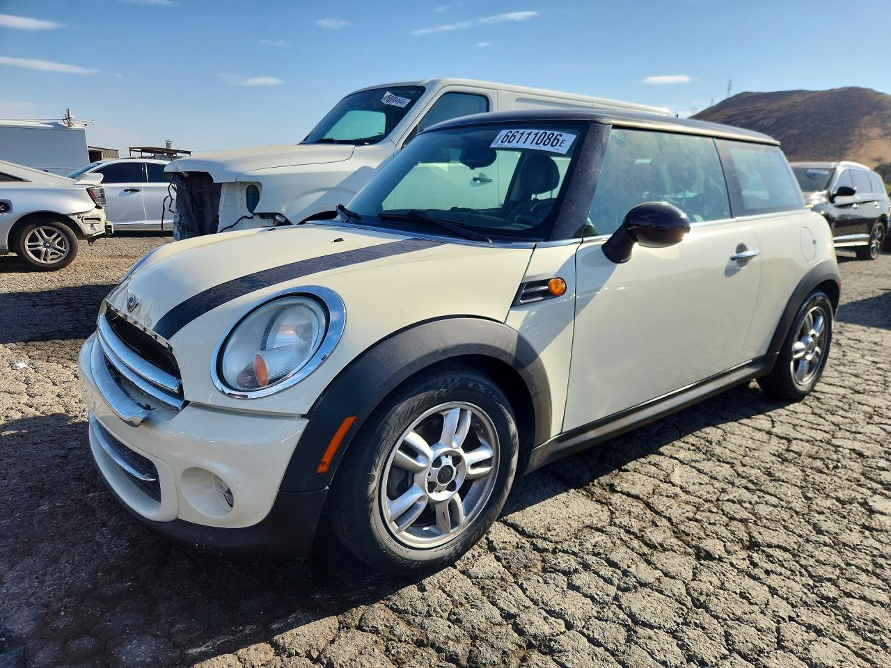 2011 MINI COOPER | WMWSU3C56BT098097 | UPCARS