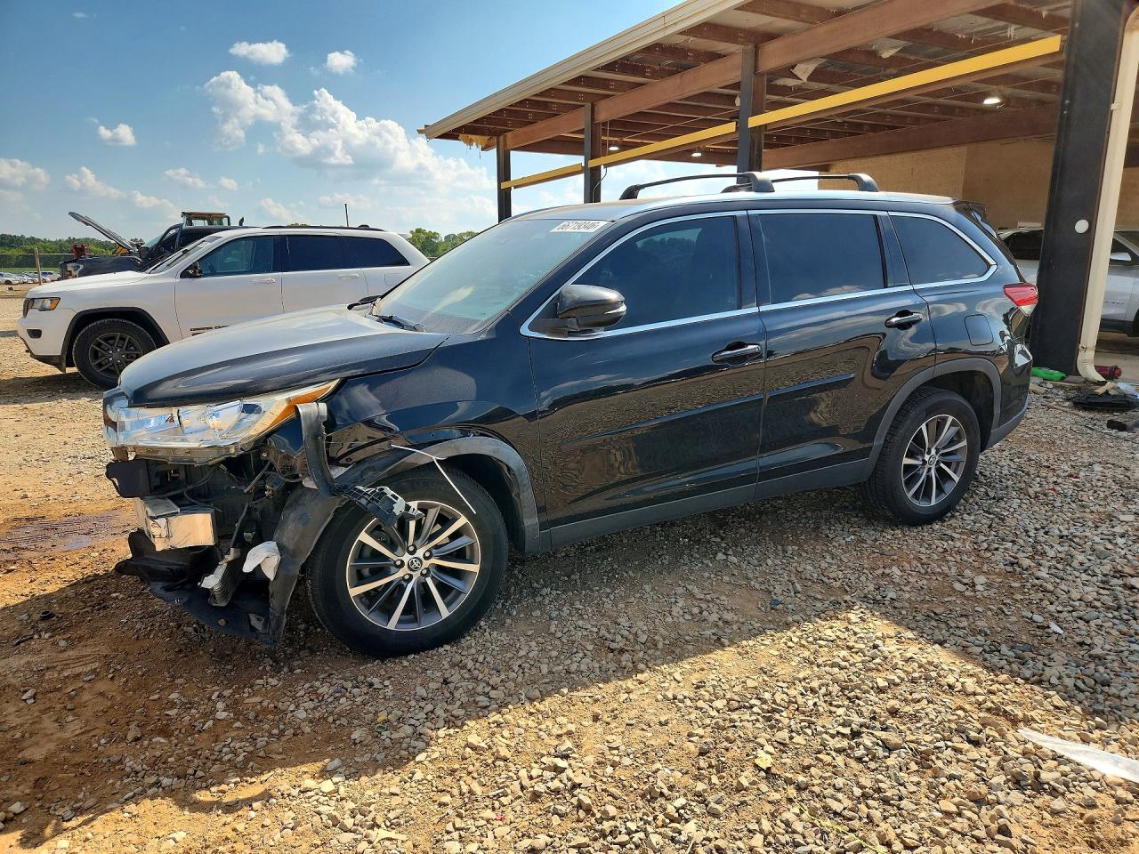 2019 TOYOTA HIGHLANDER XLE | 5TDKZRFH9KS318327 | UPCARS