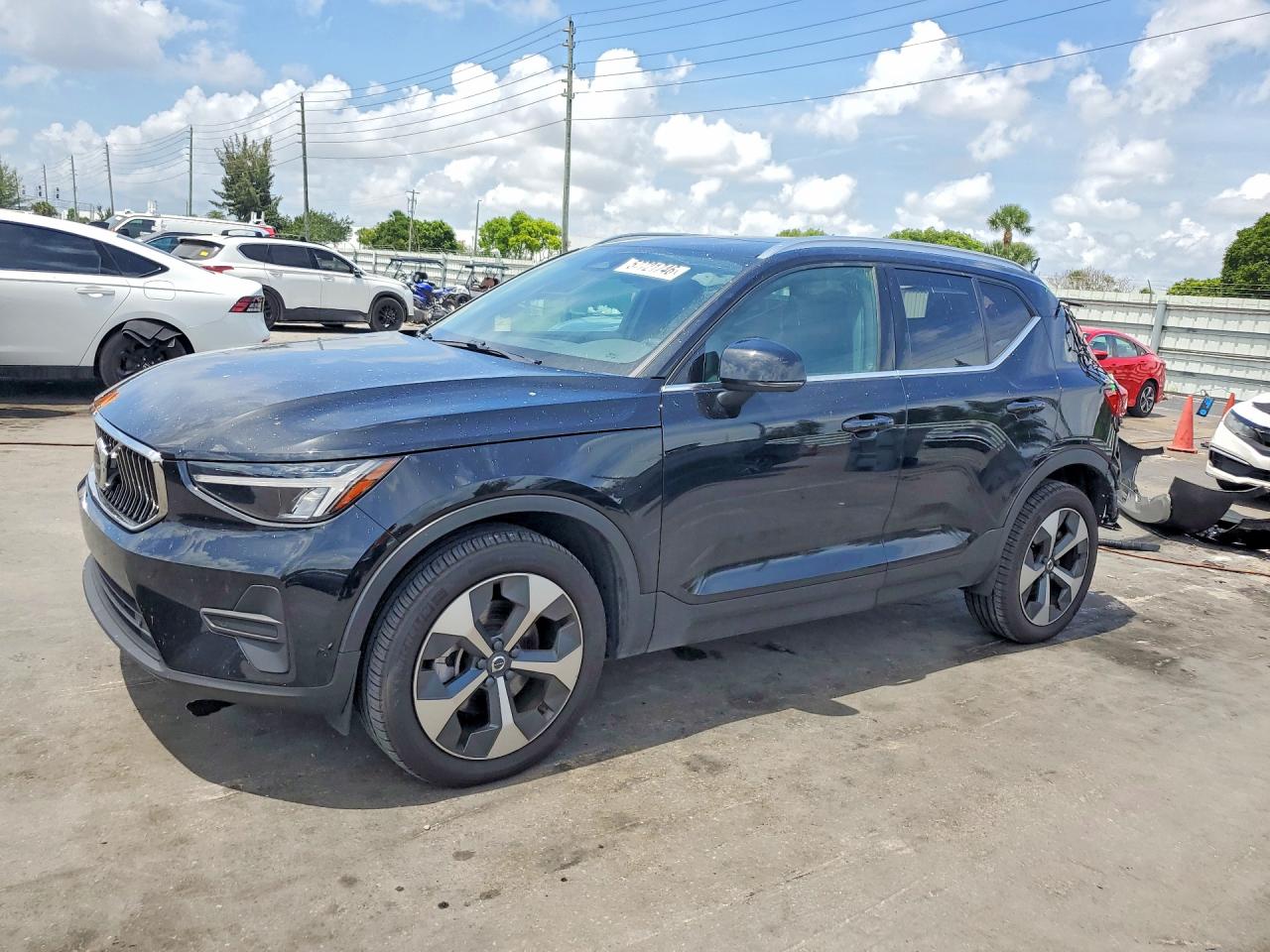 2025 VOLVO XC40 CORE | YV4L12UJXS2552652 | UPCARS
