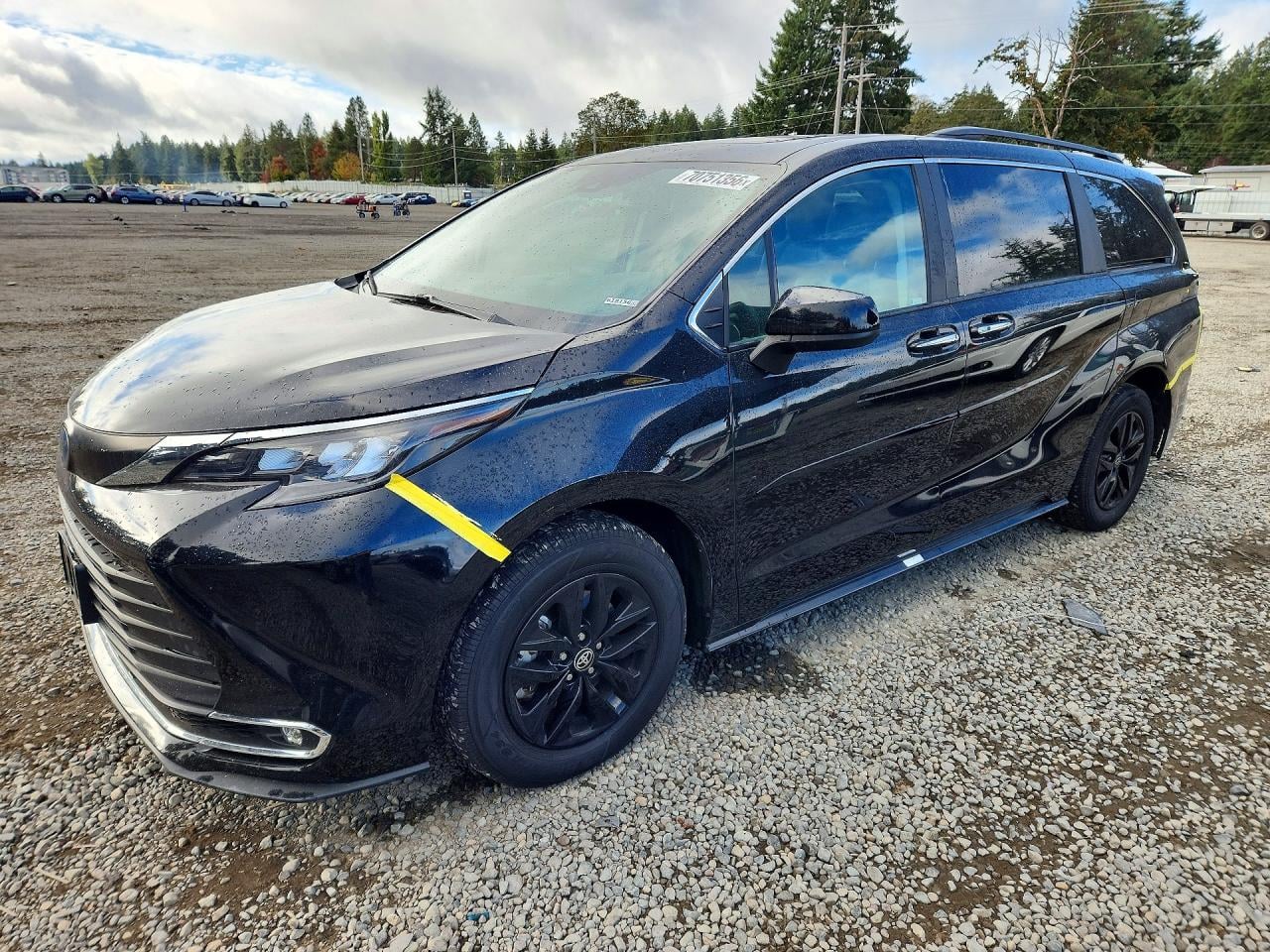 2024 TOYOTA SIENNA XLE | 5TDYRKEC9RS184081 | UPCARS