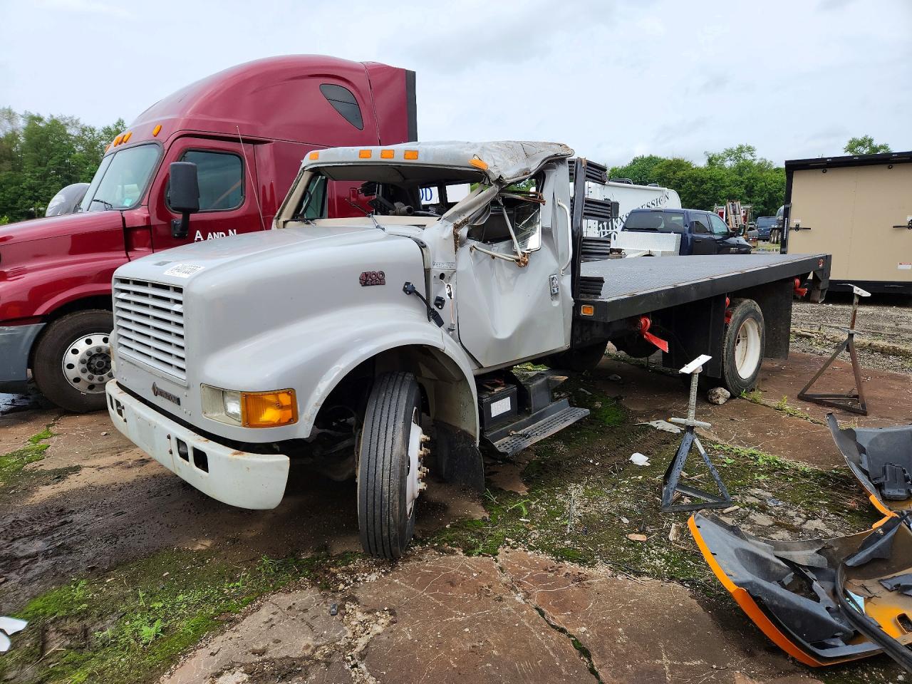 2001 INTERNATIONAL 4000 SERIE 4700 | 1HTSCABM11H367436 | UPCARS