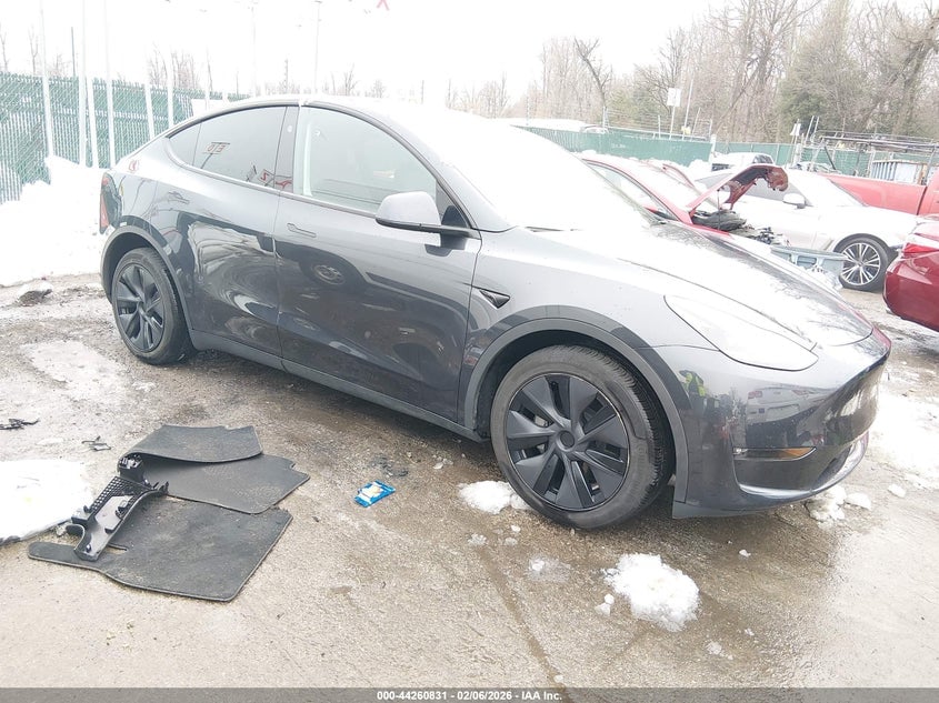 2025 TESLA MODEL Y LONG RANGE DUAL MOTOR ALL-WHEEL DRIVE | 7SAYGDEE2SF304951 | UPCARS