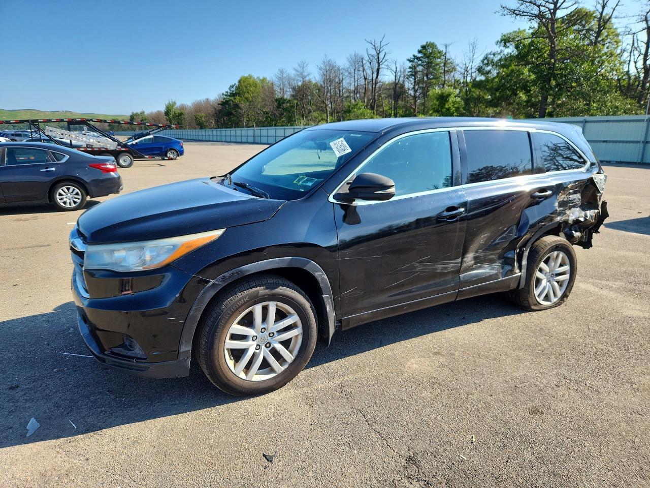 2015 TOYOTA HIGHLANDER LE | 5TDBKRFH8FS203521 | UPCARS