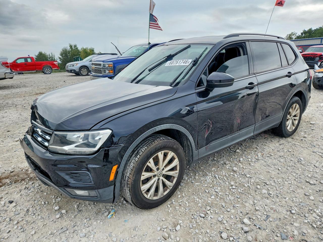 2018 VOLKSWAGEN TIGUAN S | 3VV1B7AX0JM023720 | UPCARS