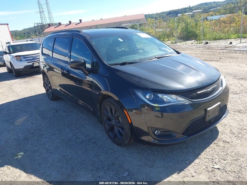 2019 CHRYSLER PACIFICA TOURING L | 2C4RC1BG2KR549738 | UPCARS