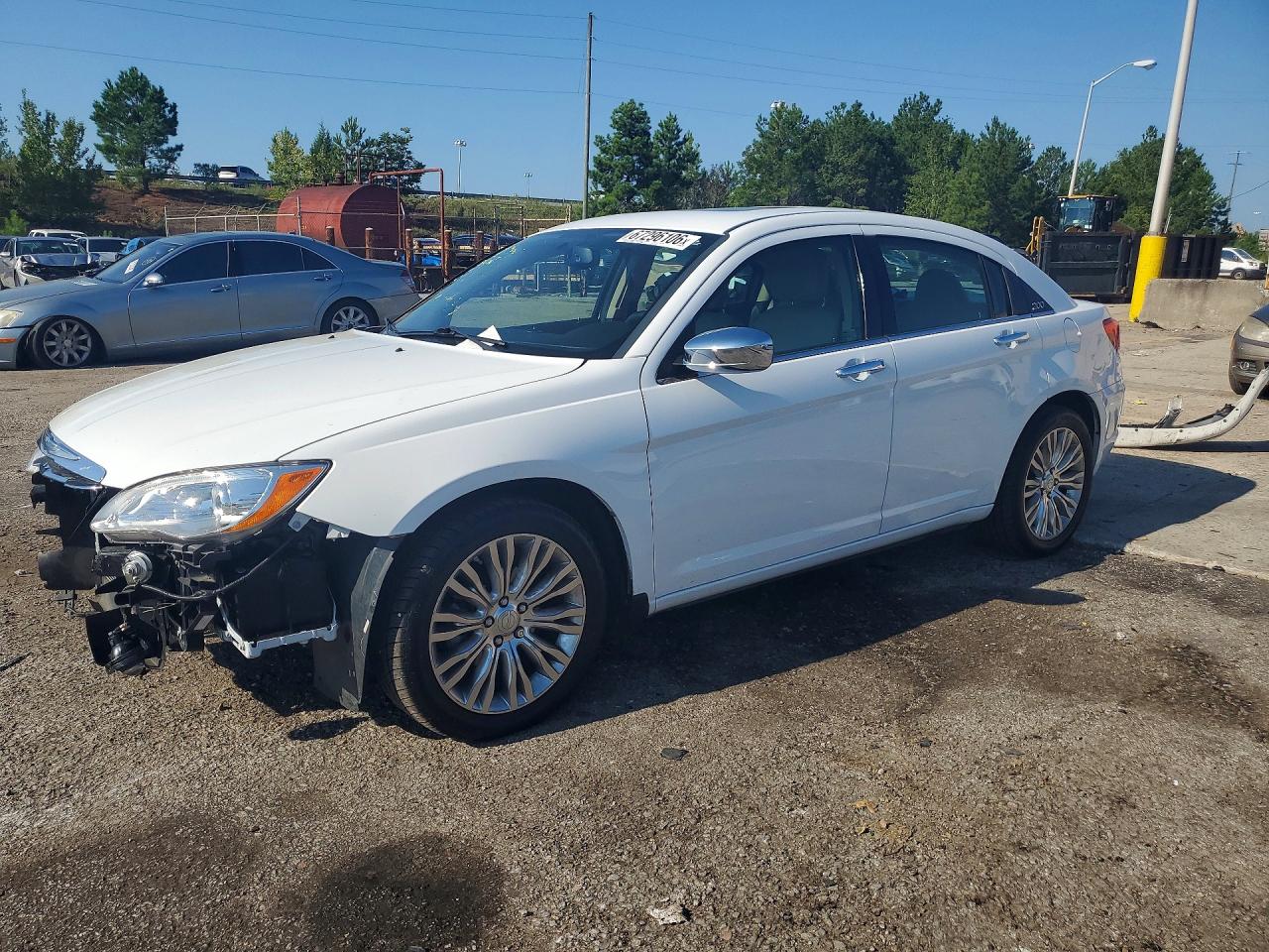 2013 CHRYSLER 200 LIMITED | 1C3CCBCG7DN676578 | UPCARS