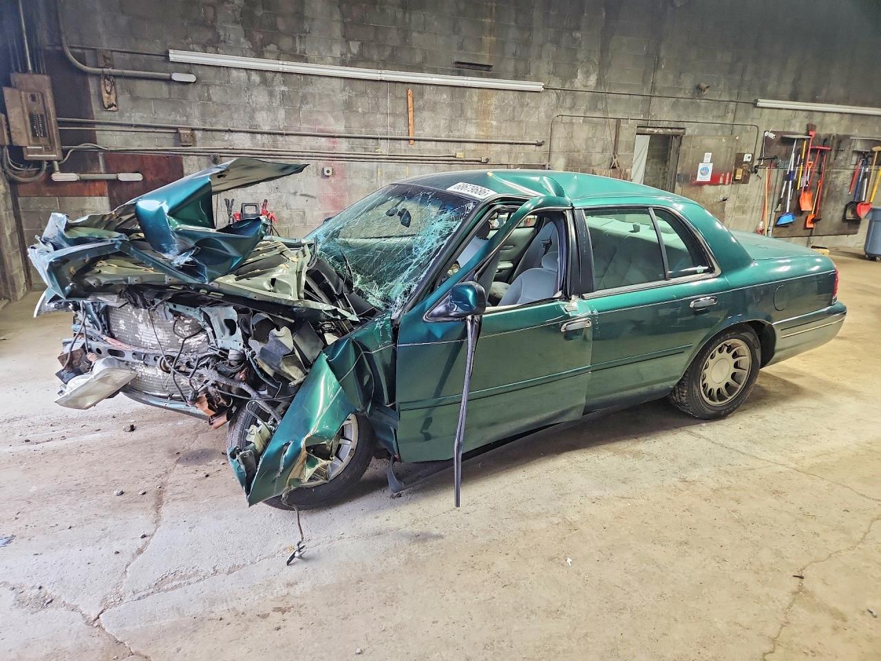 2001 FORD CROWN VIC LX | 2FAFP74W61X205246 | UPCARS