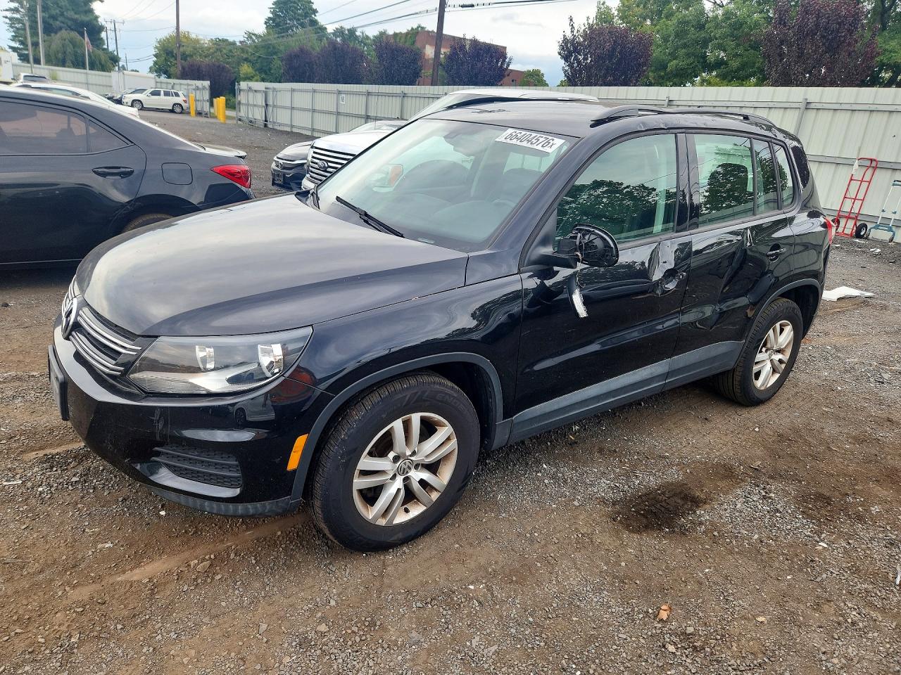 2016 VOLKSWAGEN TIGUAN S | WVGBV7AX5GW617167 | UPCARS