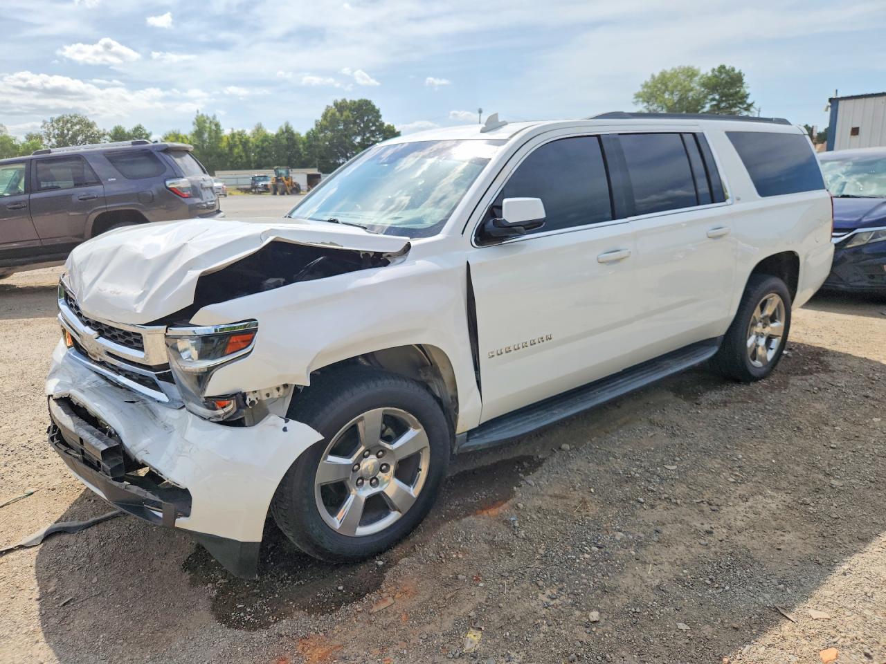 2017 CHEVROLET SUBURBAN C1500 LT | 1GNSCHKC5HR342726 | UPCARS