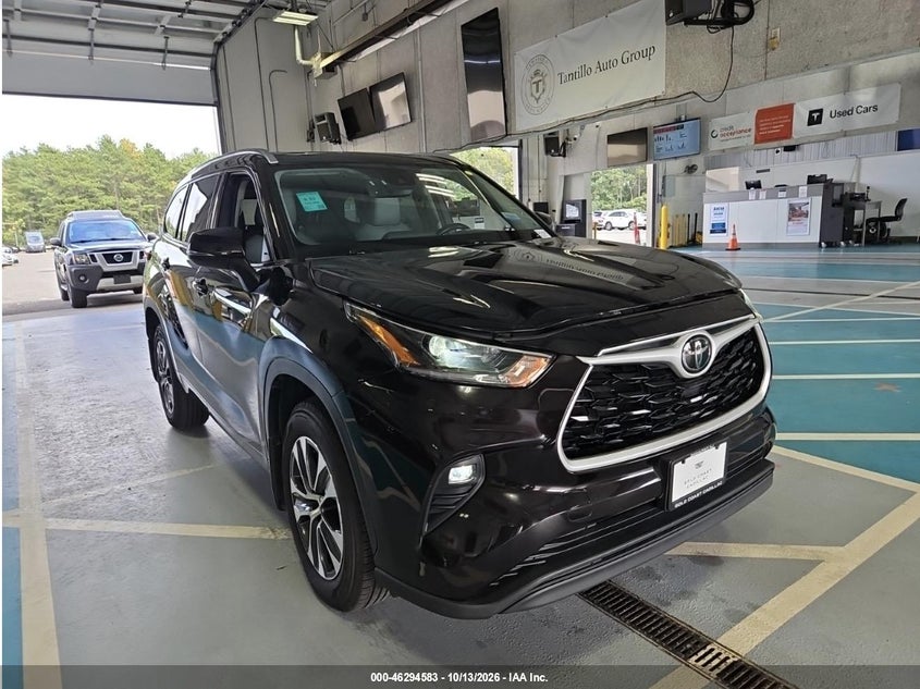2021 TOYOTA HIGHLANDER XLE | 5TDHZRBH9MS059776 | UPCARS