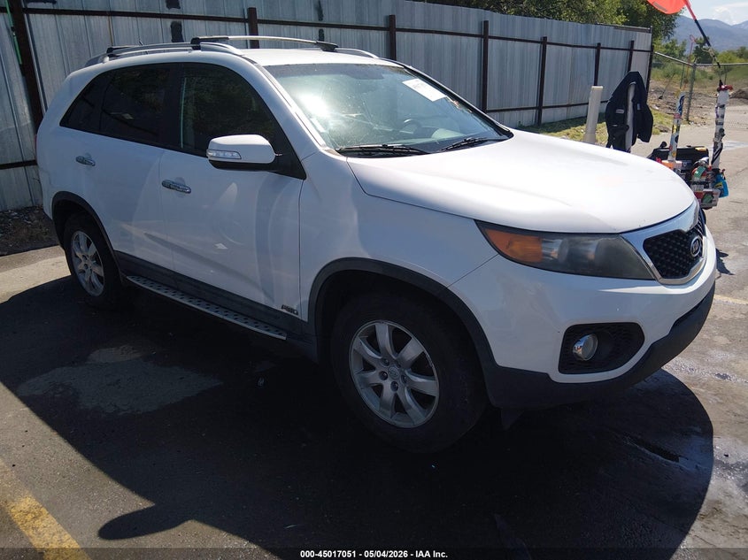 2011 KIA SORENTO LX | 5XYKTDA16BG177941 | UPCARS