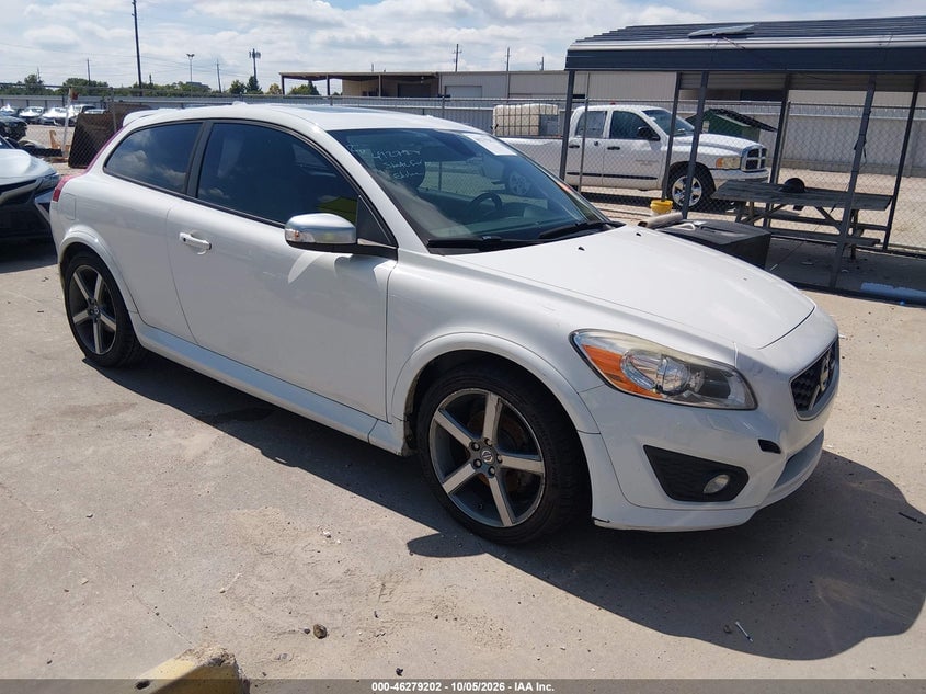 2013 VOLVO C30 T5/T5 PLATINUM/T5 PREMIER/T5 PREMIER PLUS/T5 R-DESIGN/T5 R-DESIGN PLATINUM/T5 R-DESIGN PREMIER | YV1672MK8D2304517 | UPCARS