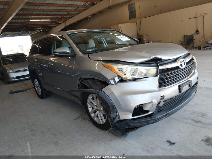 2014 TOYOTA HIGHLANDER LE | 5TDZARFH8ES004940 | UPCARS