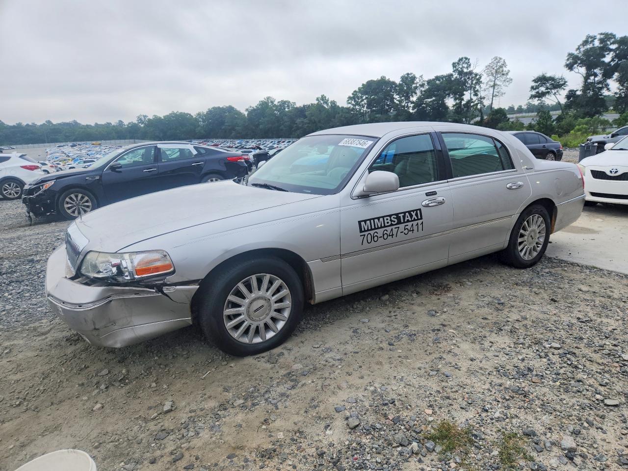 2005 LINCOLN TOWNCAR SIGNATURE | 1LNHM81W85Y614047 | UPCARS