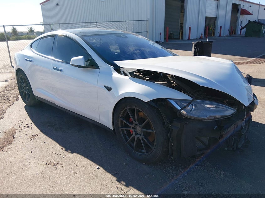 2015 TESLA MODEL S 85D/P85D | 5YJSA1E48FF117259 | UPCARS