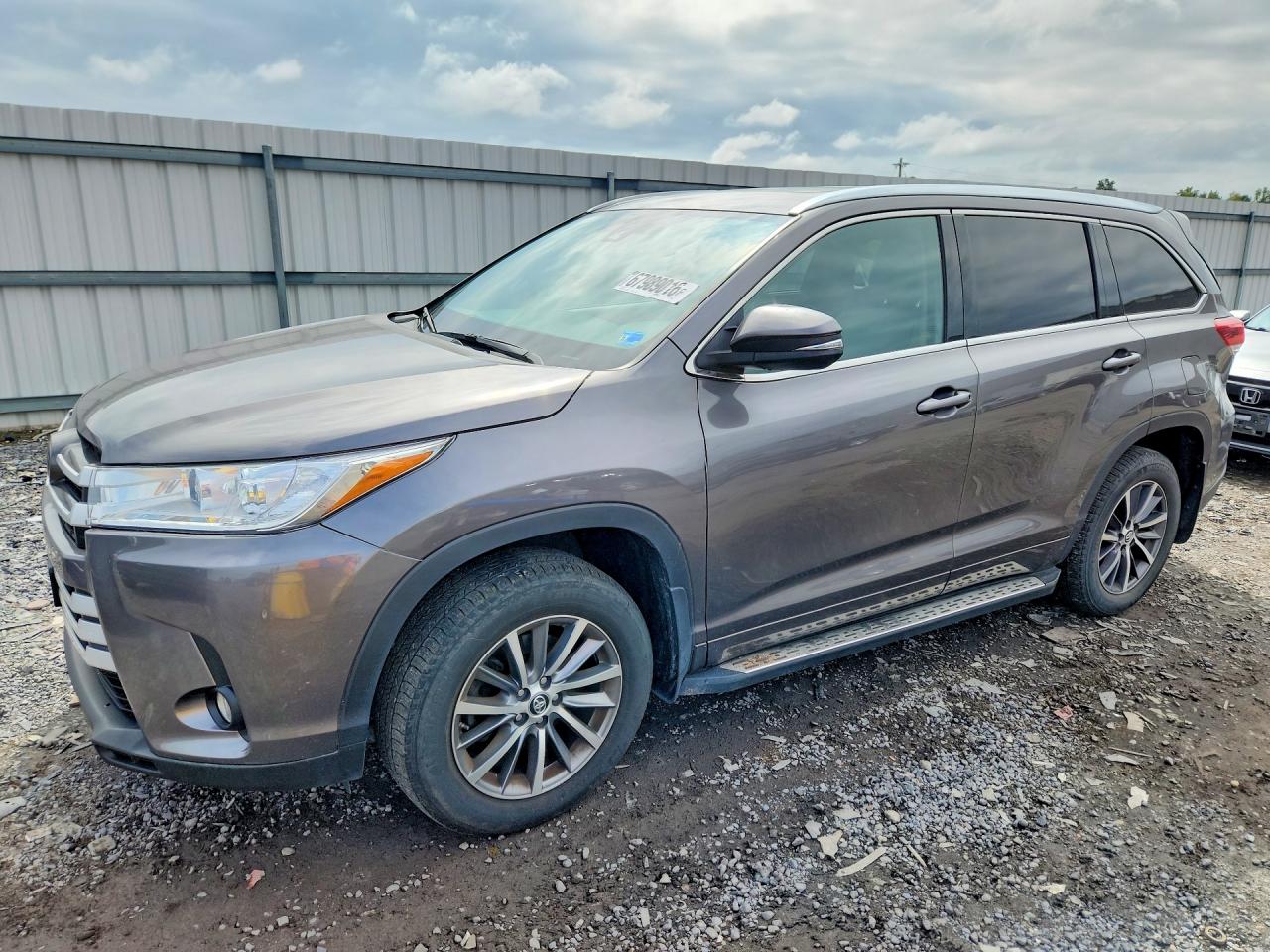 2018 TOYOTA HIGHLANDER XLE | 5TDJZRFH8JS817954 | UPCARS