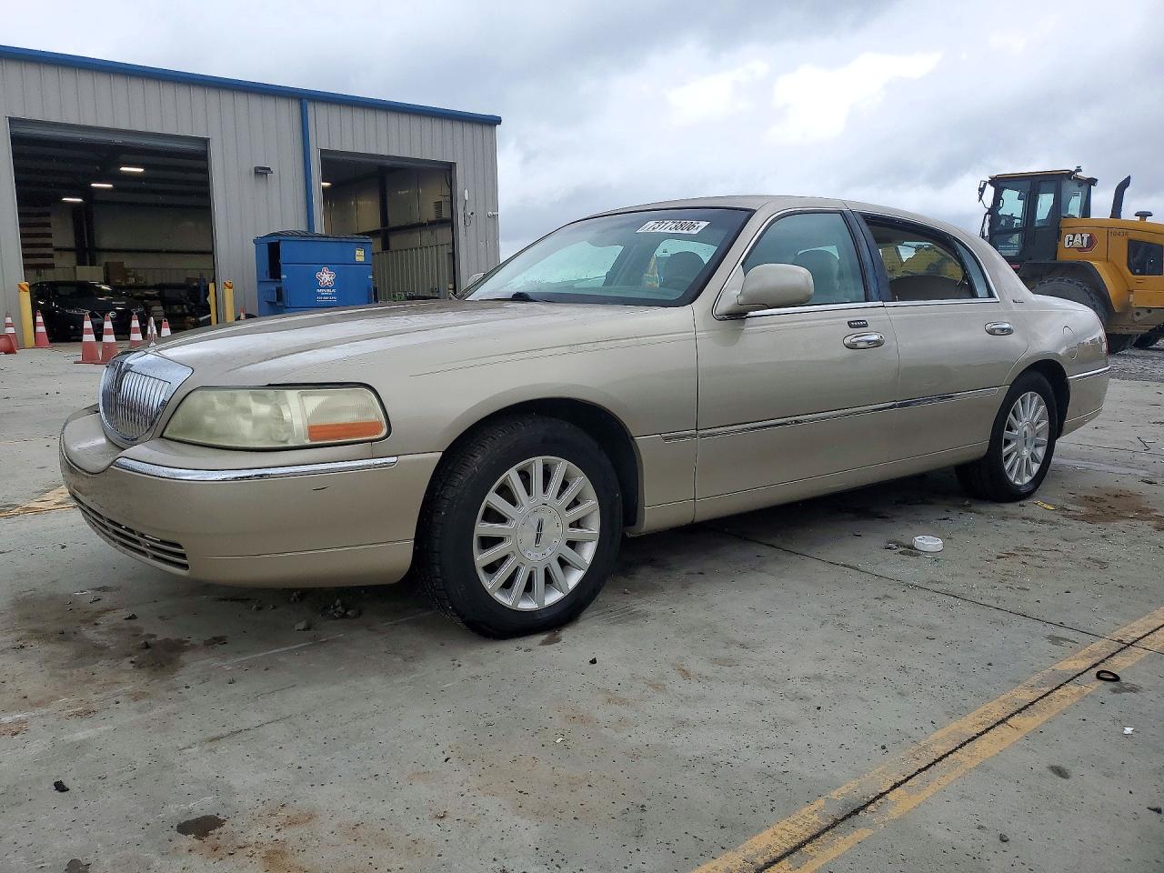 2004 LINCOLN TOWNCAR EXECUTIVE | 1LNHM81W54Y650714 | UPCARS