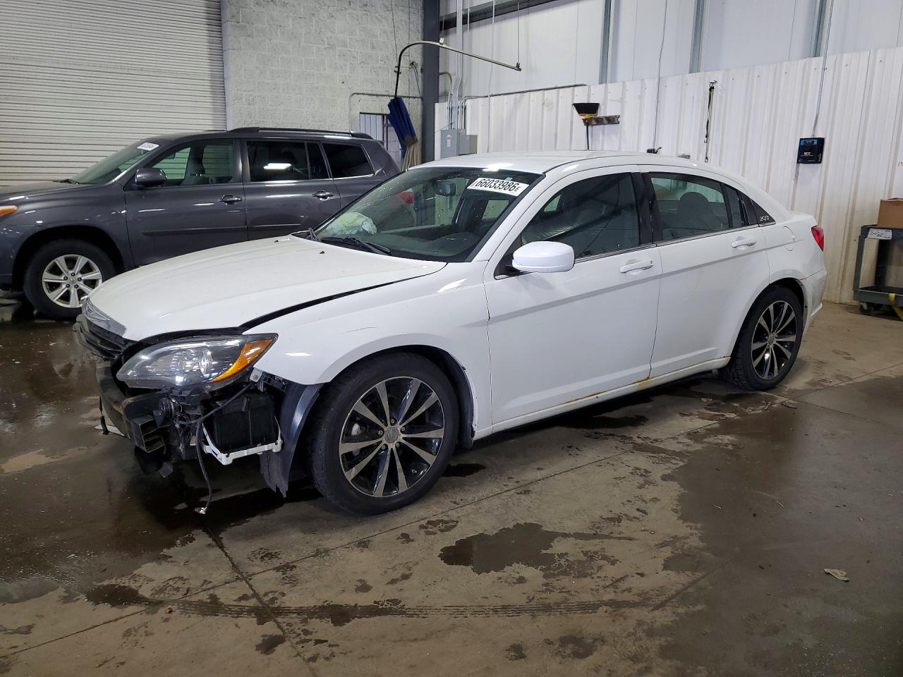 2013 CHRYSLER 200 LIMITED | 1C3CCBCG4DN553501 | UPCARS