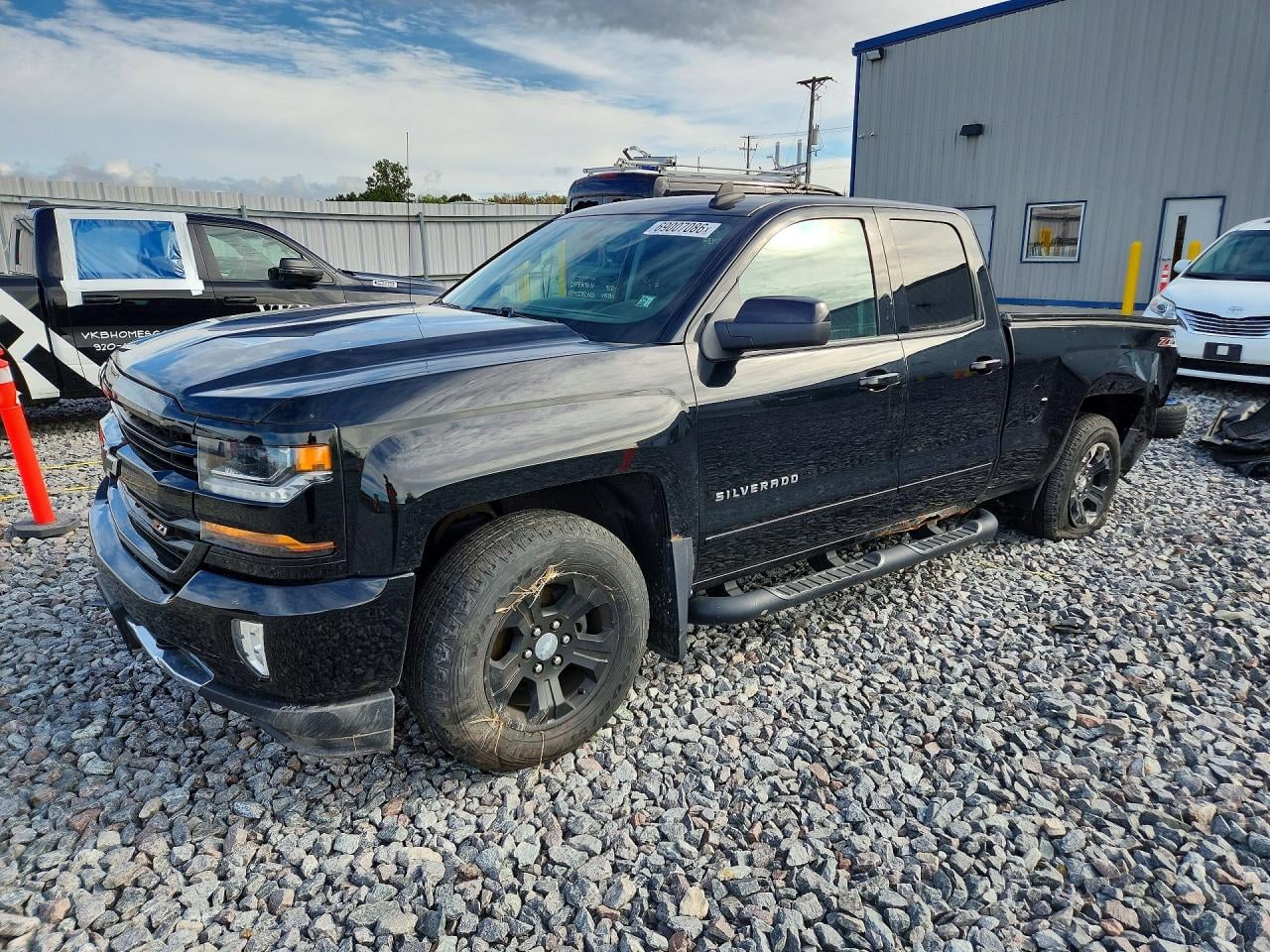 2016 CHEVROLET SILVERADO K1500 LT | 1GCVKREC1GZ415776 | UPCARS