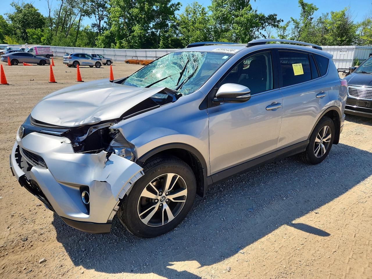 2018 TOYOTA RAV4 XLE | JTMWFREV4JD120010 | UPCARS