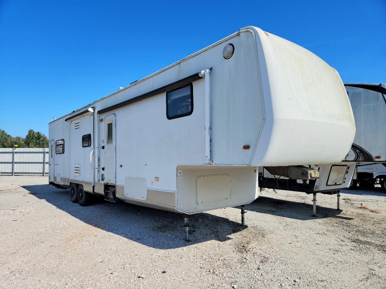 2005 KZ TRAILER | 4EZFS372X5S039055 | UPCARS