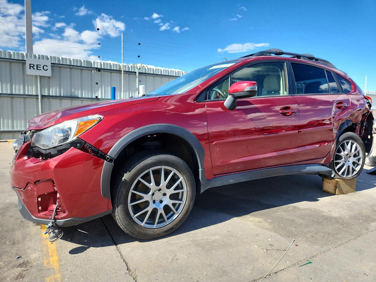 2016 SUBARU CROSSTREK LIMITED | JF2GPANCXG8229169 | UPCARS