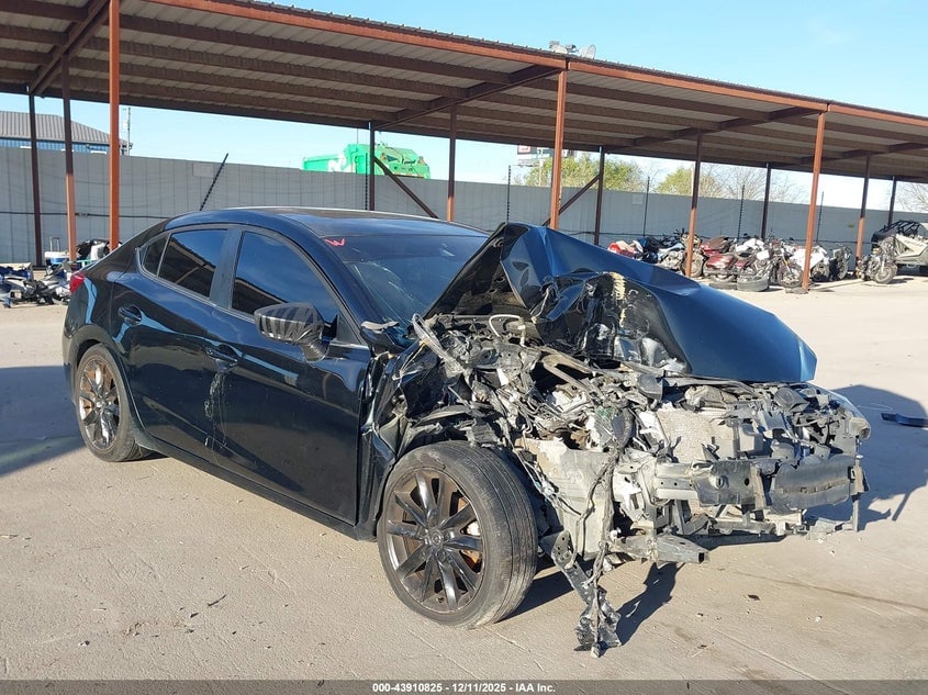 2018 MAZDA MAZDA3 GRAND TOURING | 3MZBN1W34JM185697 | UPCARS