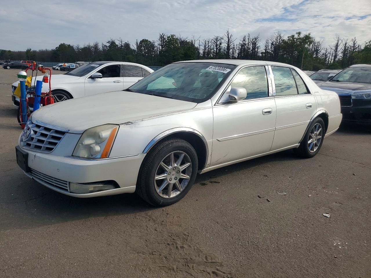 2011 CADILLAC DTS LUXURY COLLECTION | 1G6KD5E66BU113537 | UPCARS
