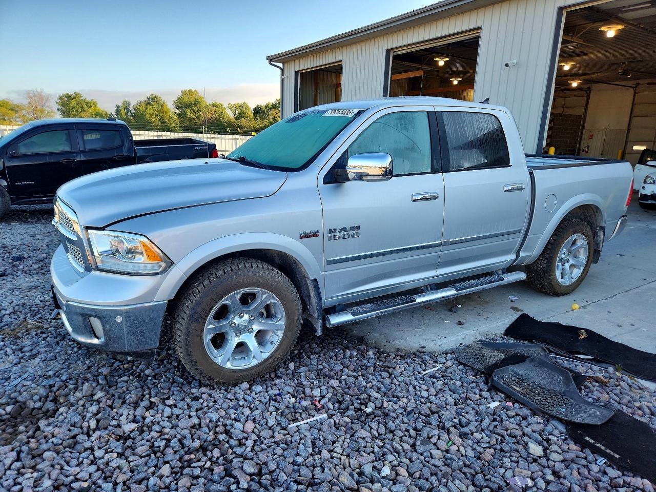 2017 RAM 1500 LARAMIE | 1C6RR7NT2HS852995 | UPCARS