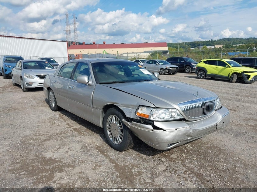 2006 LINCOLN TOWN CAR SIGNATURE LIMITED | 1LNHM82W16Y630140 | UPCARS