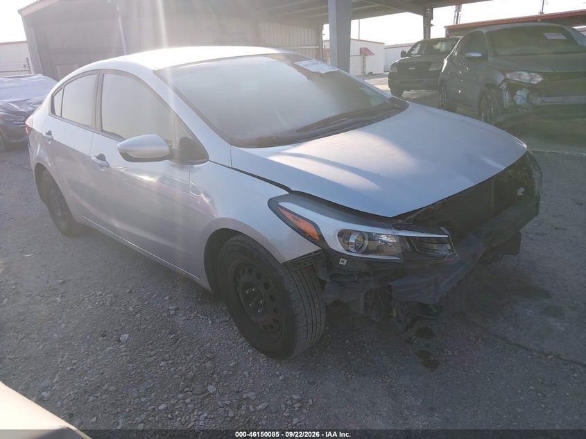 2017 KIA FORTE LX | 3KPFK4A72HE137662 | UPCARS