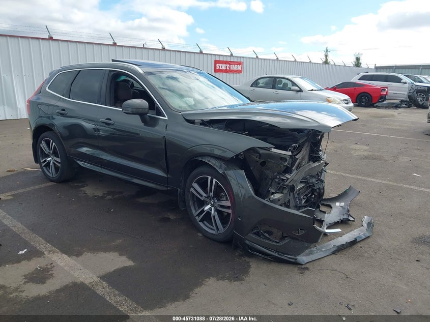 2018 VOLVO XC60 T5 MOMENTUM | LYV102RK7JB106485 | UPCARS