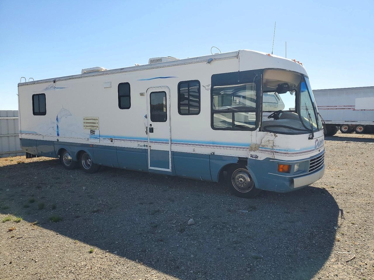 1998 CHEVROLET P30 DOLPHIN RV | 1GBLP37JXW3313741 | UPCARS