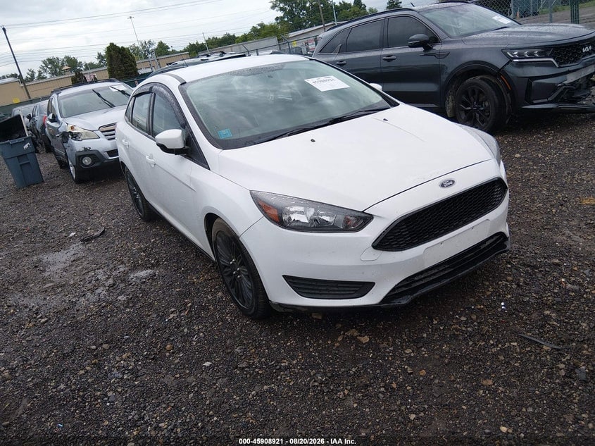 2016 FORD FOCU SE | 1FADP3F2XGL312235 | UPCARS