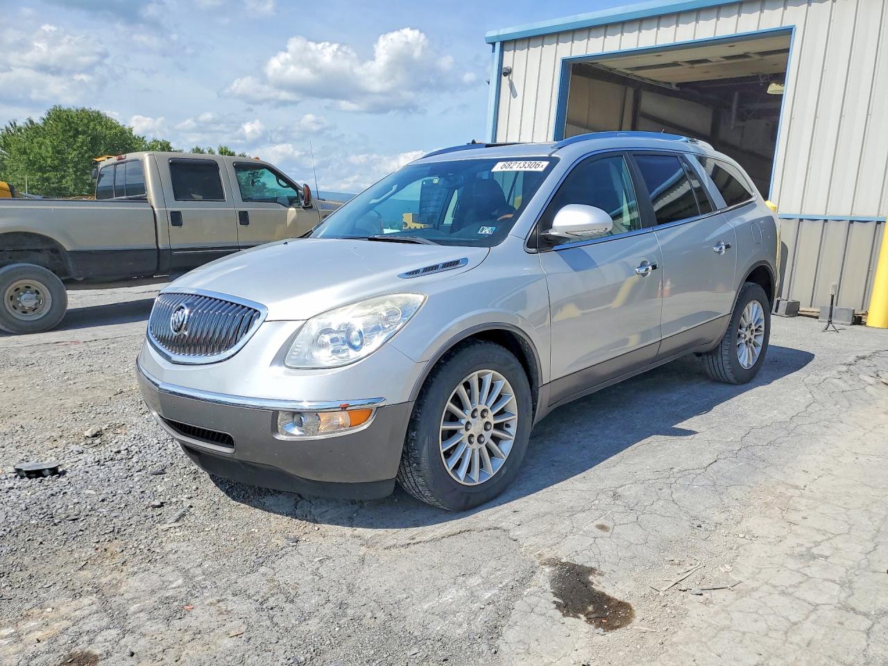 2011 BUICK ENCLAVE CXL | 5GAKRBED3BJ304475 | UPCARS
