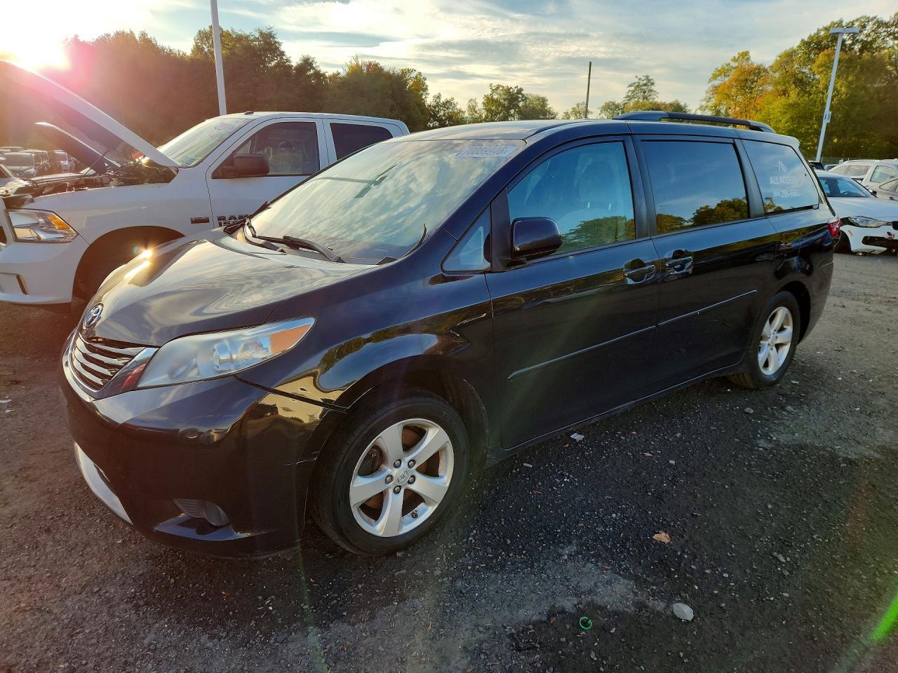 2017 TOYOTA SIENNA LE | 5TDKZ3DCXHS816680 | UPCARS