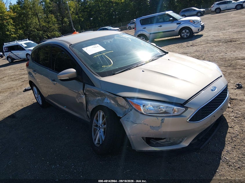 2015 FORD FOCU SE | 1FADP3K26FL227137 | UPCARS