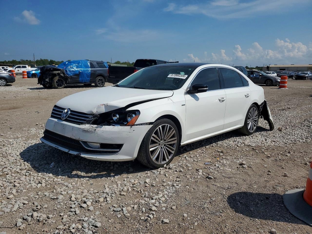 2015 VOLKSWAGEN PASSAT SE | 1VWBS7A37FC068174 | UPCARS