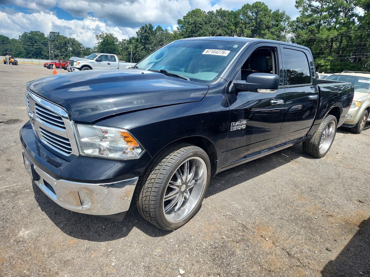 2017 RAM 1500 SLT | 1C6RR6LG1HS682743 | UPCARS