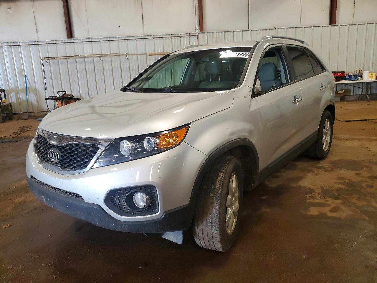 2013 KIA SORENTO LX | 5XYKT3A60DG410219 | UPCARS
