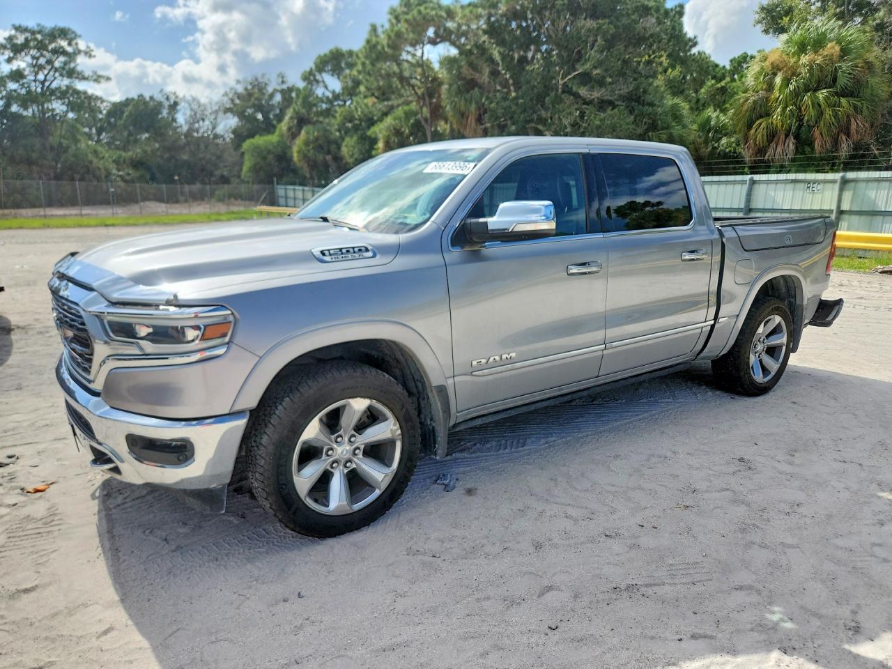 2019 RAM 1500 LIMITED | 1C6SRFHT5KN627886 | UPCARS