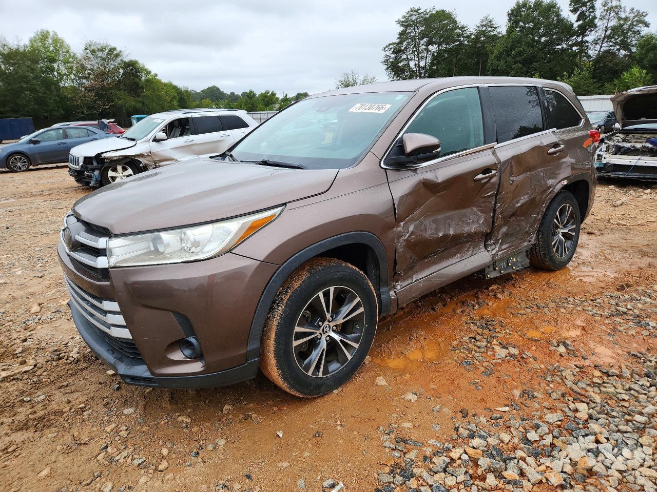 2018 TOYOTA HIGHLANDER LE | 5TDZZRFH6JS261436 | UPCARS