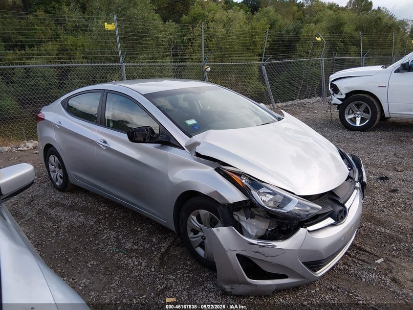 2016 HYUNDAI ELANTRA SE | 5NPDH4AE2GH716178 | UPCARS