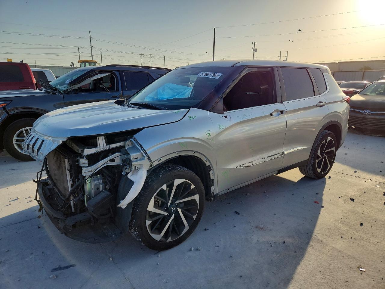 2022 MITSUBISHI OUTLANDER ES | JA4J3TA80NZ018447 | UPCARS