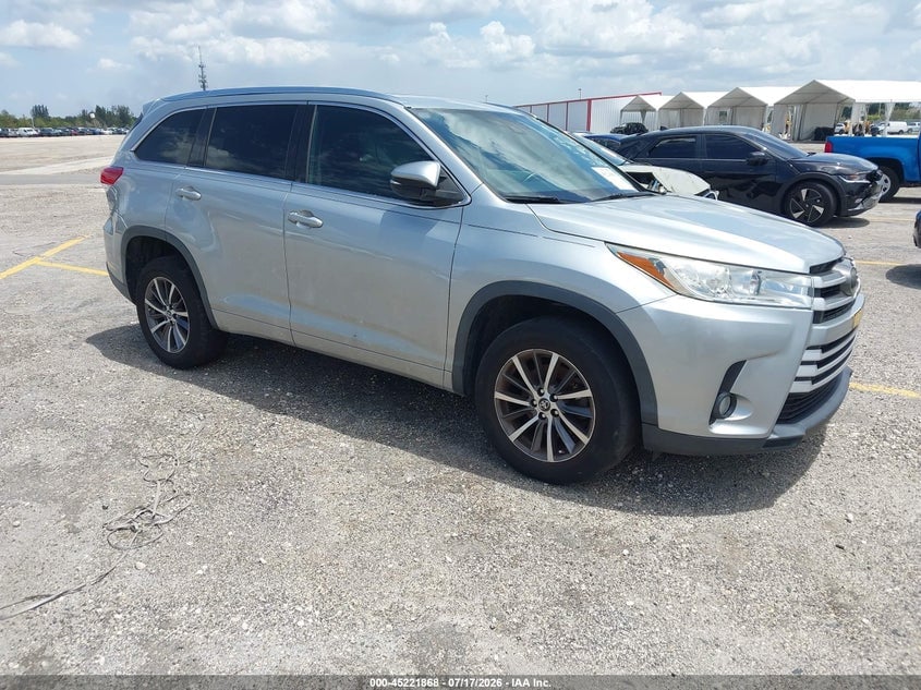 2018 TOYOTA HIGHLANDER XLE | 5TDKZRFH2JS266148 | UPCARS